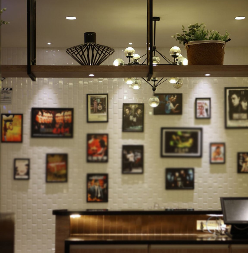 港式茶餐厅灯光设计-文化墙