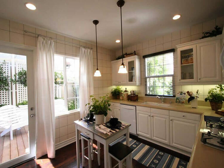 美式风格别墅厨房灯光设计方案