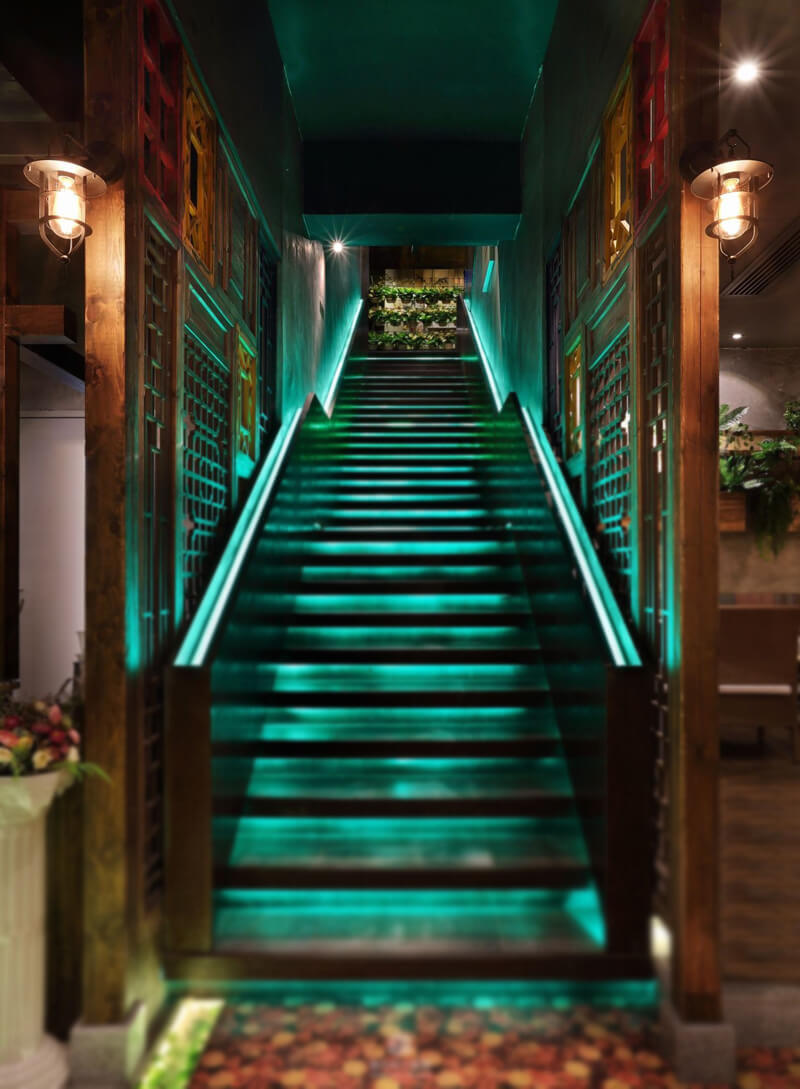 特色餐厅照明设计方案-楼梯